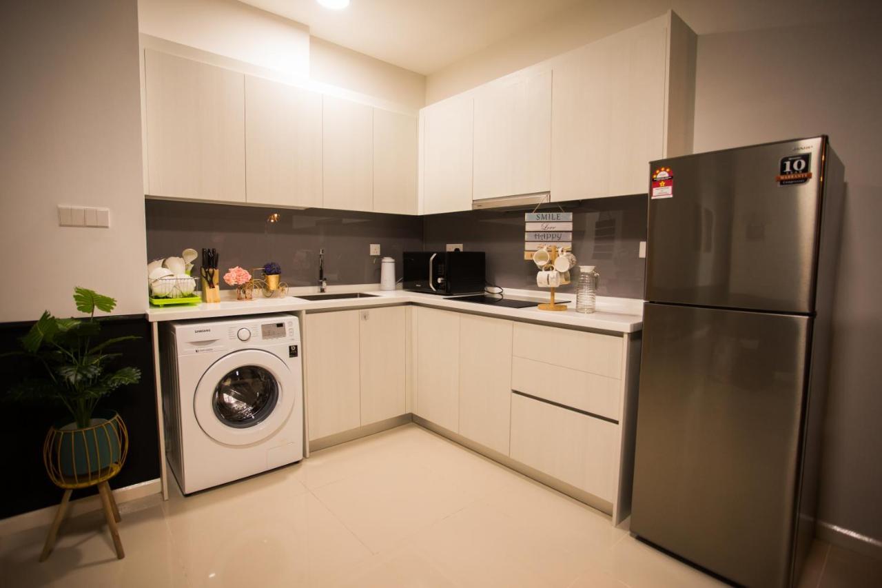 Apartment Suasana By The One *