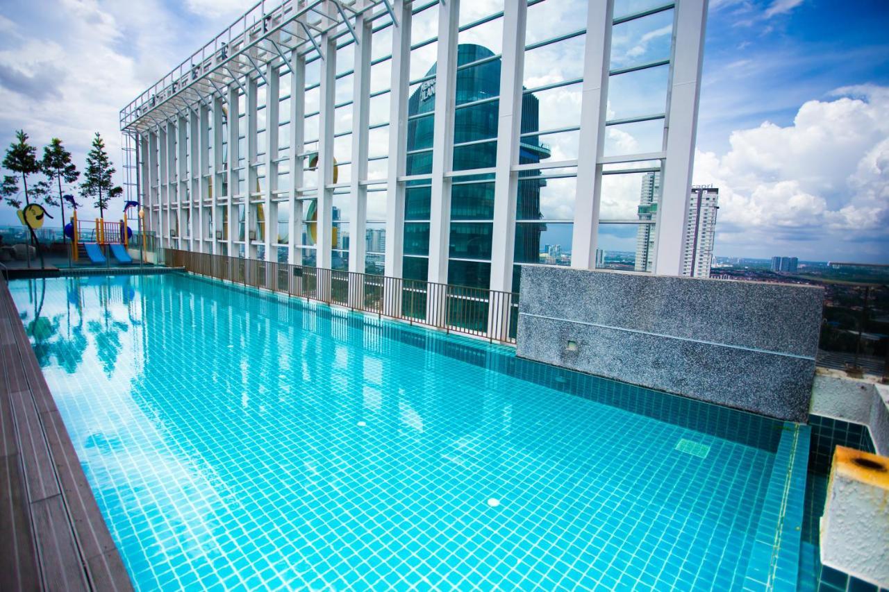 Suasana By The One Apartment *